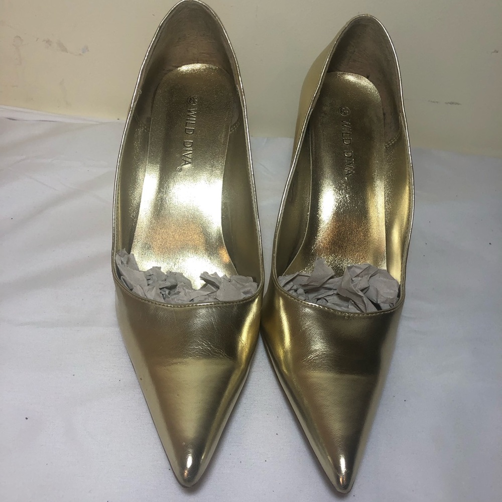 Wild Diva Metallic Gold Pointed Toe Heels - Picture 6 of 6